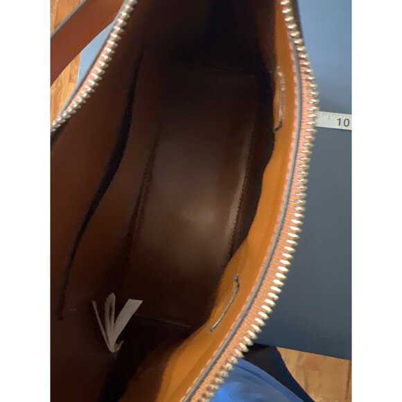 Guess Brown Faux Leather Handbag With Top Zipper Closure & Single Strap apurde - Picture 6 of 8